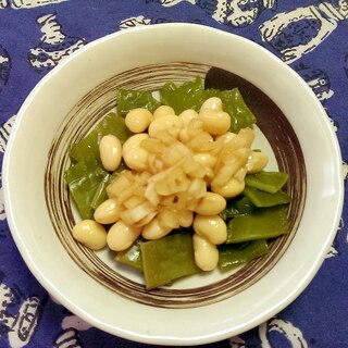 茎わかめと水煮大豆のオニオンサラダ